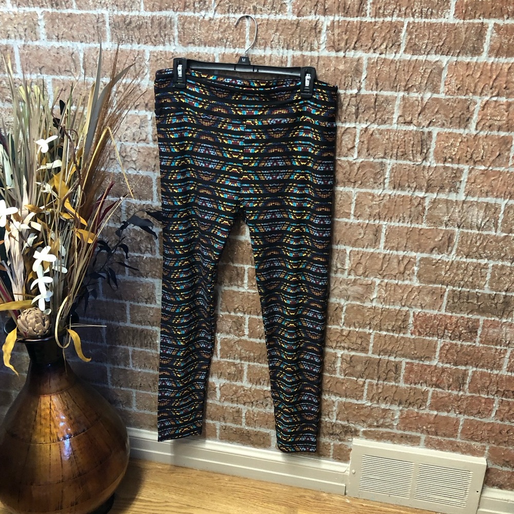 Lularoe Women’s Multi-Color Leggings Size Tall And Curvy Item #PHK129